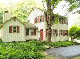 38 Taunton Lake Rd, Newtown, CT 06470