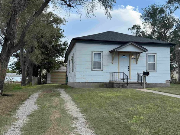 626 E 1st St, Russell, KS 67665
