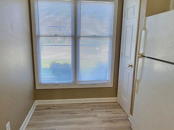 5th image of 9112 Parktop Ln APT C