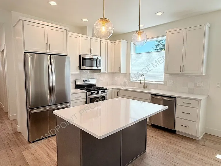 655 Oak Ave — Photo 17
