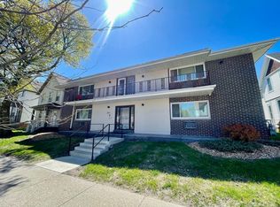 2425 N Oakland Ave, Milwaukee, WI 53211