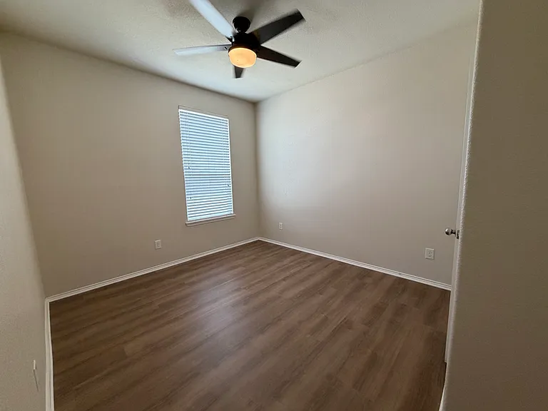 928 Rivers Creek Ln — Photo 8
