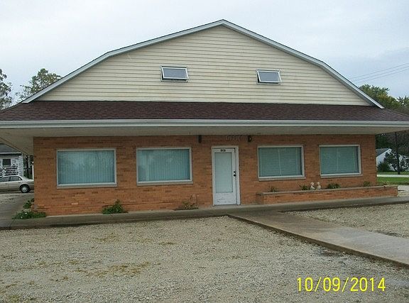 2nd image of 310 S Railroad Ave