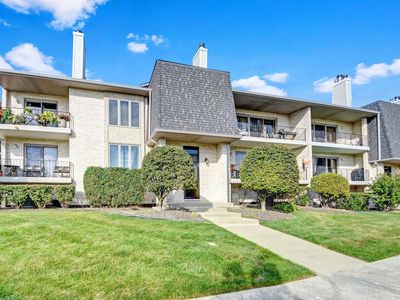 9088 Del Prado Dr APT 2E, Palos Hills, IL, 60465