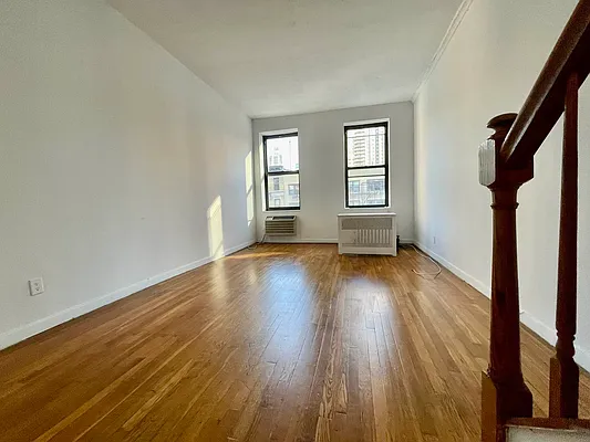 Rented by J PRESTON AND ASSOCIATES INC | media 10