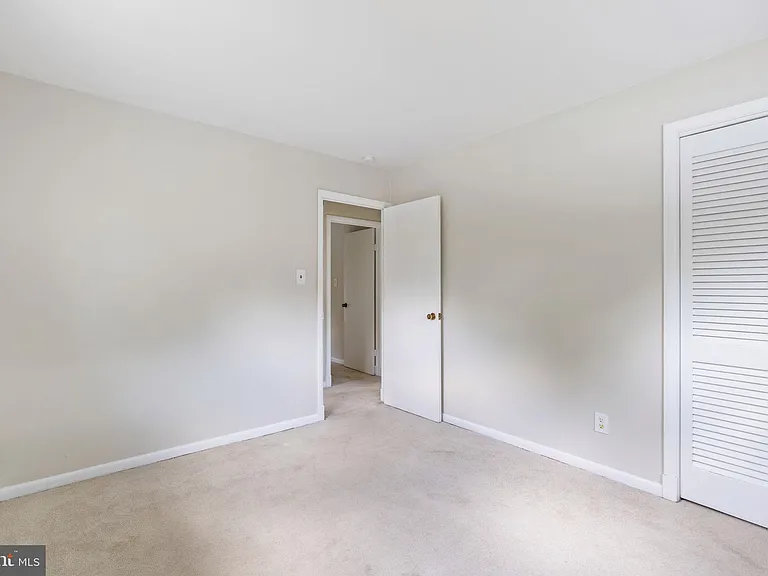 8005 Woodholme Cir — Photo 18