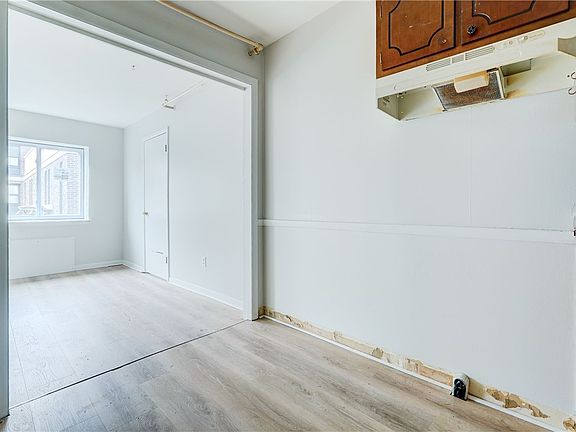 5th image of 400 Main St APT A6