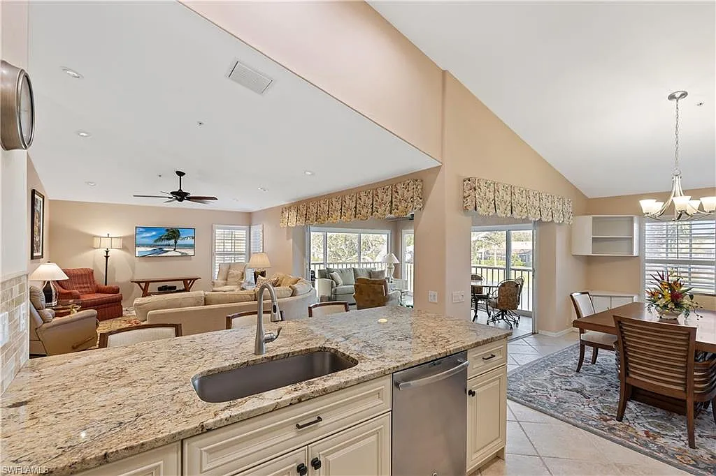 2 bed, 2.0 bath, 1446 sqft, $6,500 — Photo 3