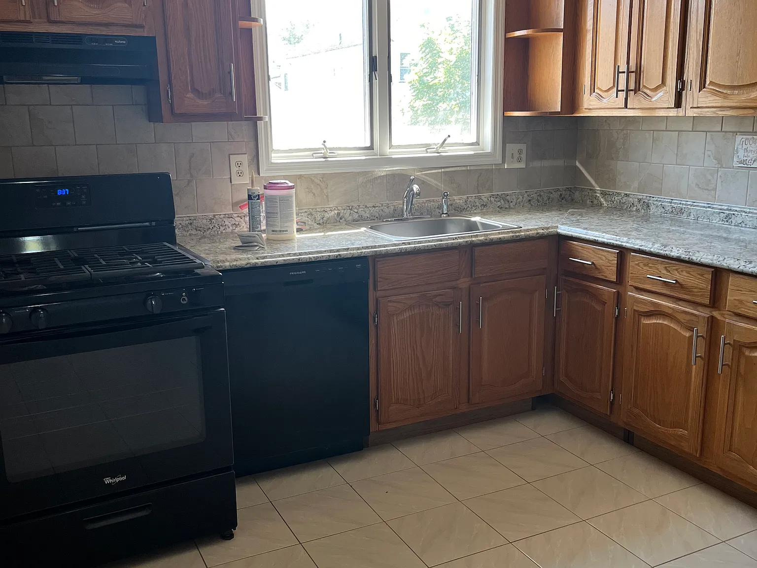 3 bed, 2000 sqft, $2,650 — Photo 1