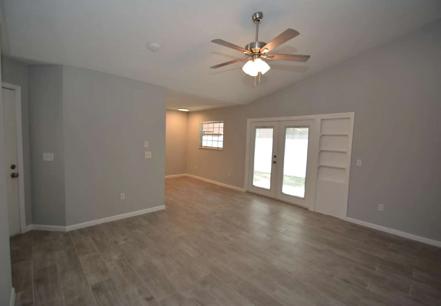 3 bed, 2.0 bath, 1089 sqft, $1,500 — Photo 2