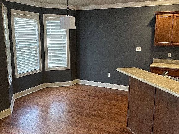 4th image of 6018 Beaver Creek Ln