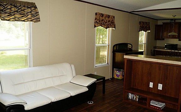3rd image of 11 Gold Leaf Trl