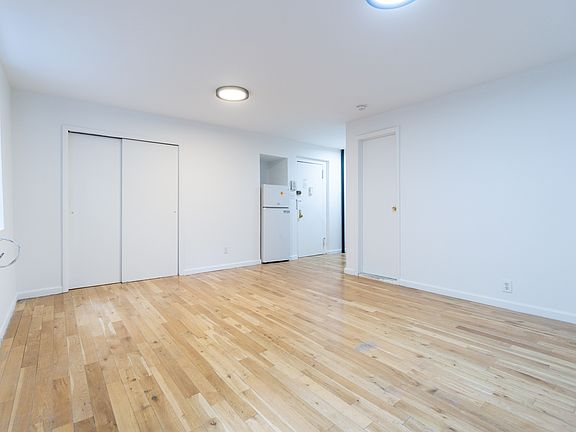 5th image of 320 W 20th St APT 3