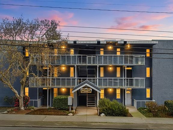 3rd image of 1758 Dexter Avenue N #4