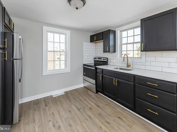 243 Regional Dr, Carneys Point, NJ 08069