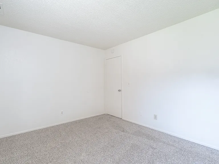 Villagio Apartments — Photo 9