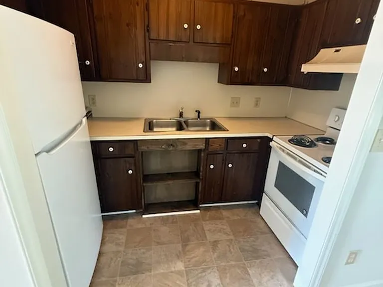 605 Sunset Ave — Photo 4