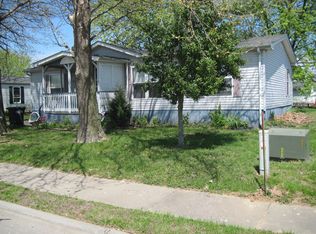 227 E Harrisonville Dr, Valmeyer, IL 62295