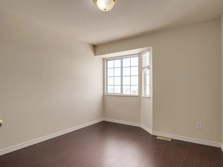 2657 Sandstone Cres #UPPER FLOOR — Photo 28