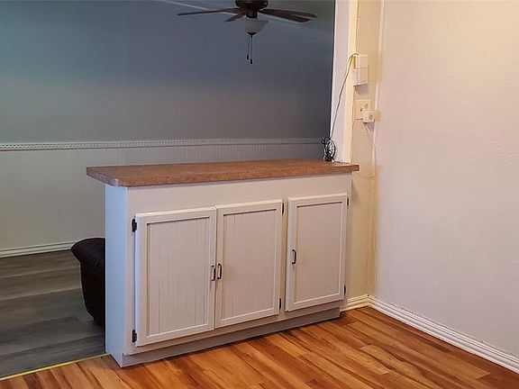 Cozy nook in the Eat-in country kitchen just off the Den/family room.
