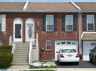 10702 E Pelle Cir, Philadelphia, PA 19154