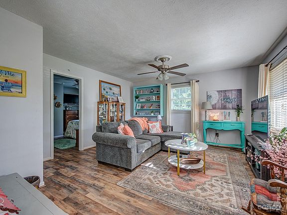 5th image of 119 Leslie Dr