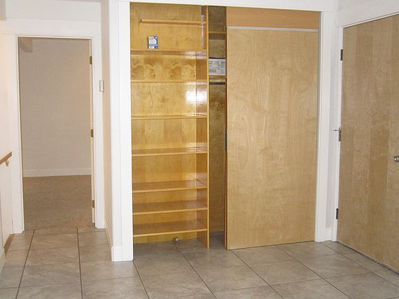 3rd image of 1017 N Park St