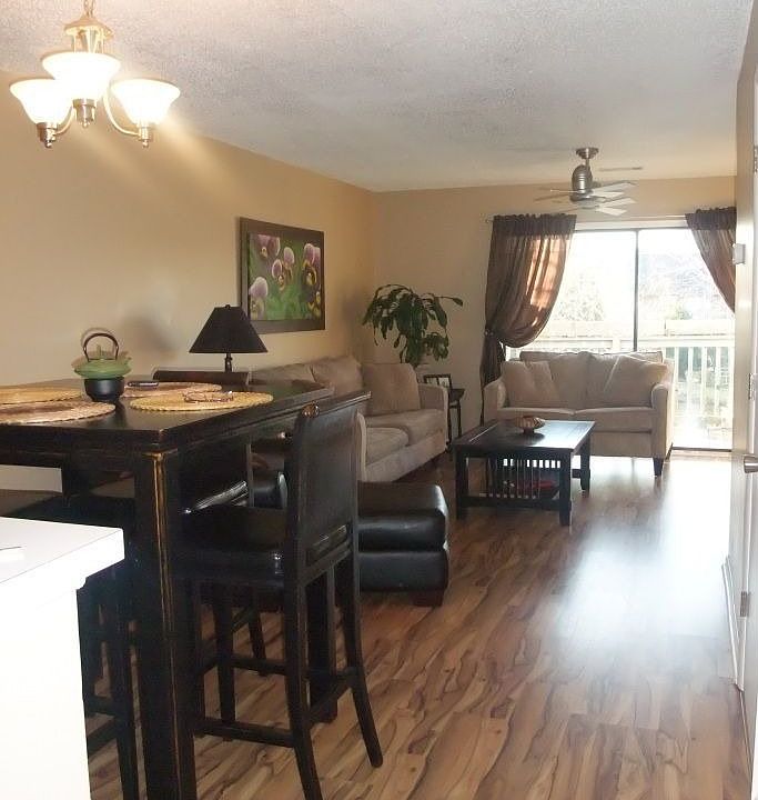 Dining area/Den