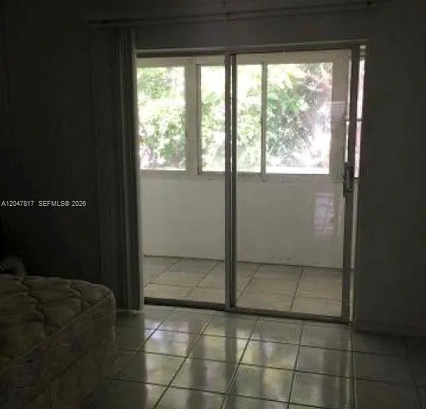215 Sussex K #215 — Photo 8