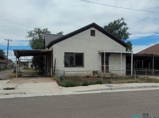 404 S 10th St, Artesia, NM 88210