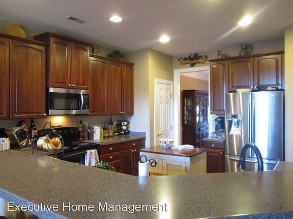 5th image of 105 Village Glen Way