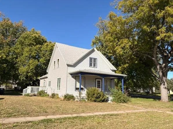 613 Walnut St, Springfield, SD 57062
