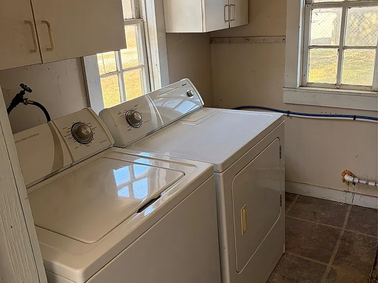 703 E FM 243 — Photo 13