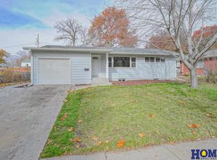 1940 Connie Rd, Lincoln, NE 68502