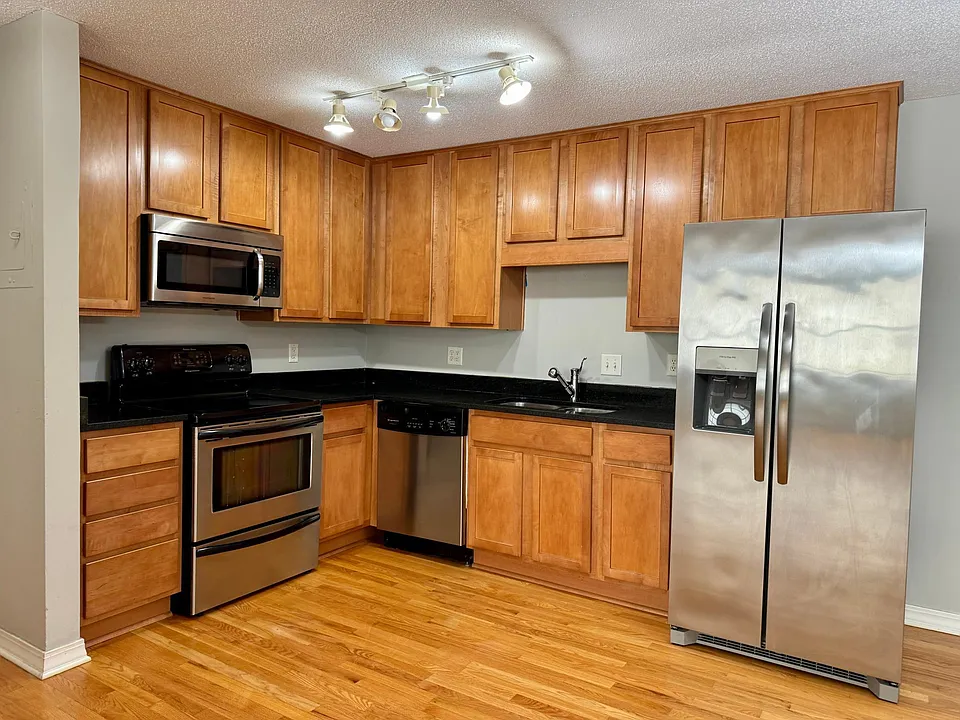 3150 Excelsior Blvd #211