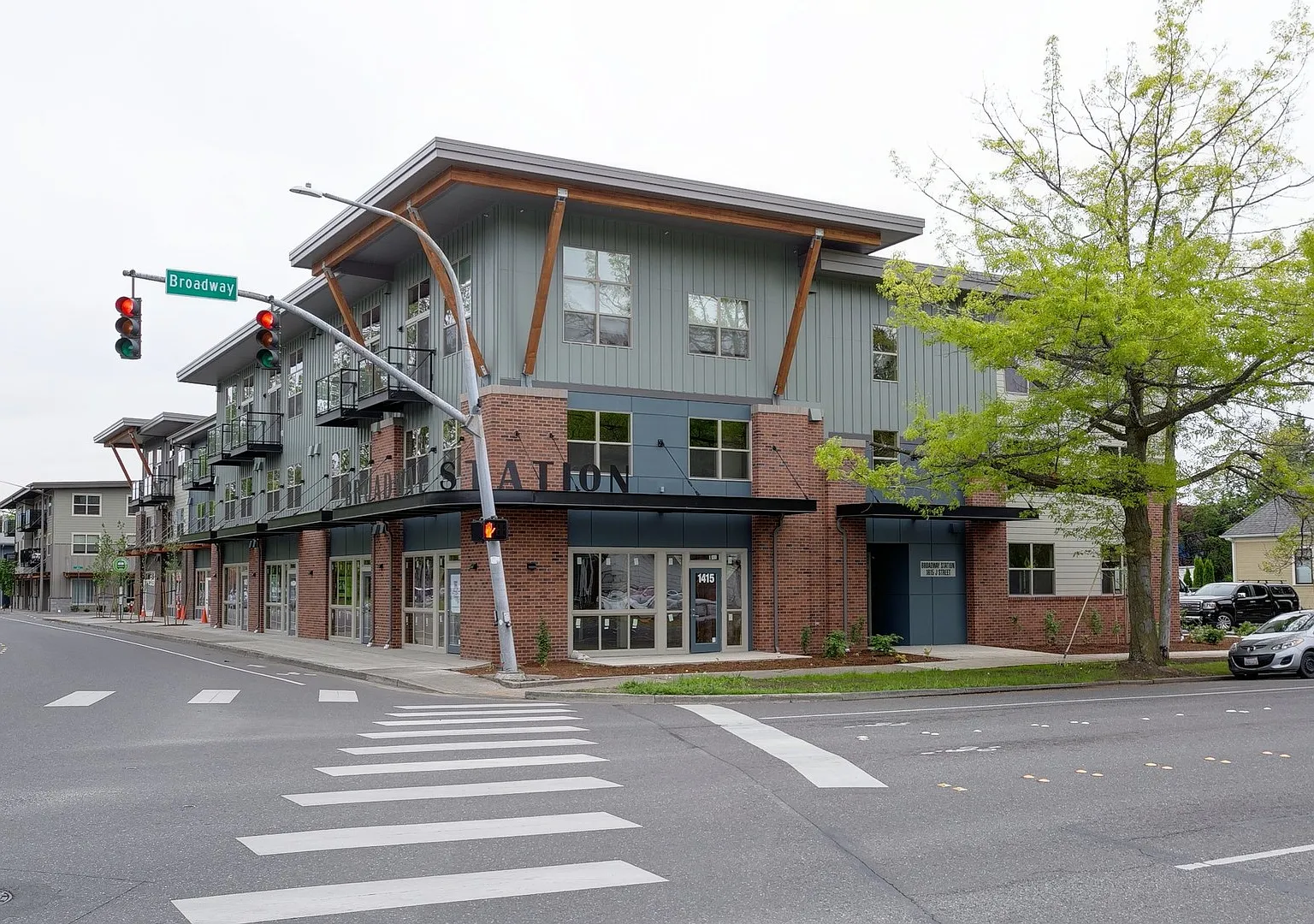 Broadway Station Apartments — Photo 2