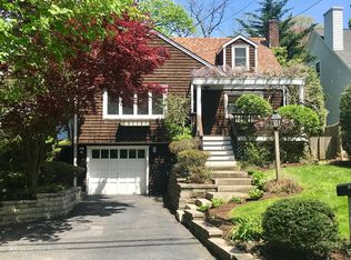 206 Vineyard Rd, Huntington, NY 11743