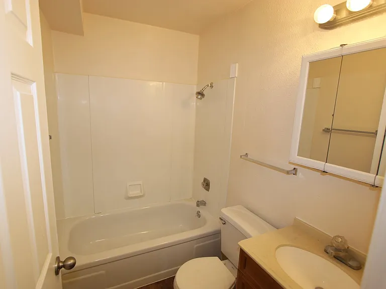 227 W 11th Ave #2 — Photo 6
