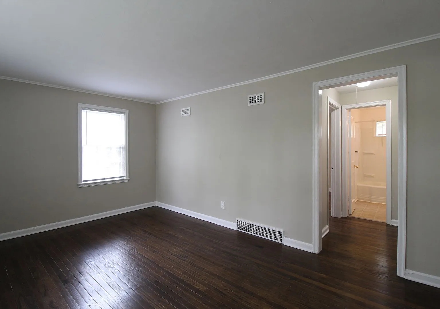 1 Bedroom 1 Bath Duplex in Navy Hill Area in Olathe — Photo 2