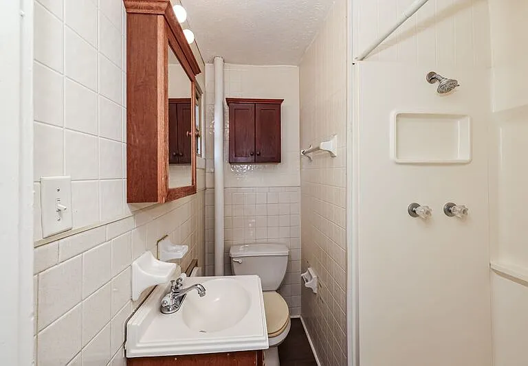 4009 E 3rd St #3 — Photo 10