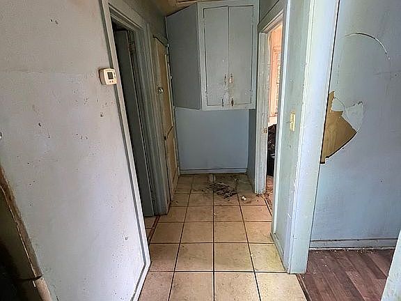 3rd image of 714 Preston St