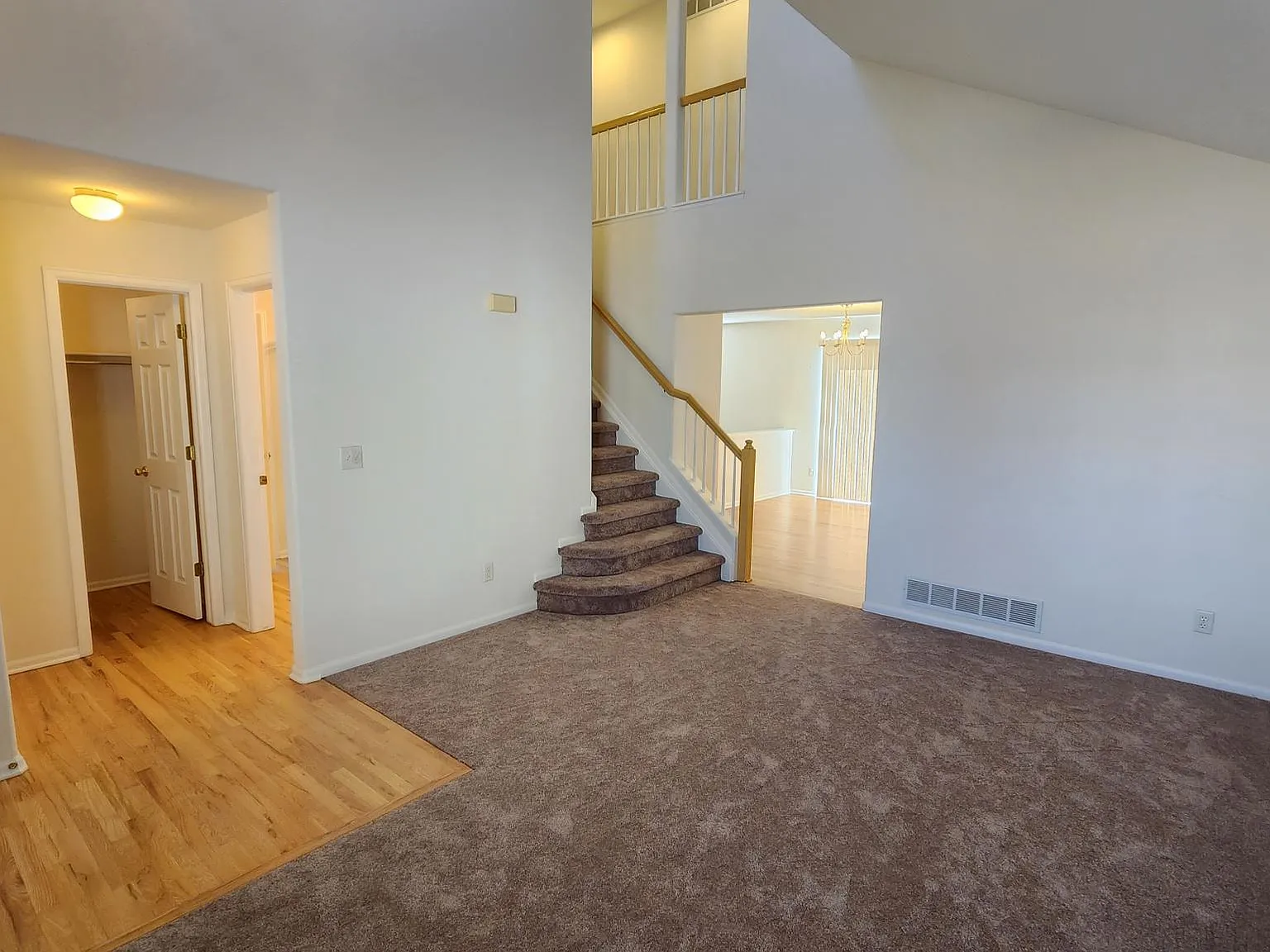 5 bed, 2068 sqft, $3,350 — Photo 2