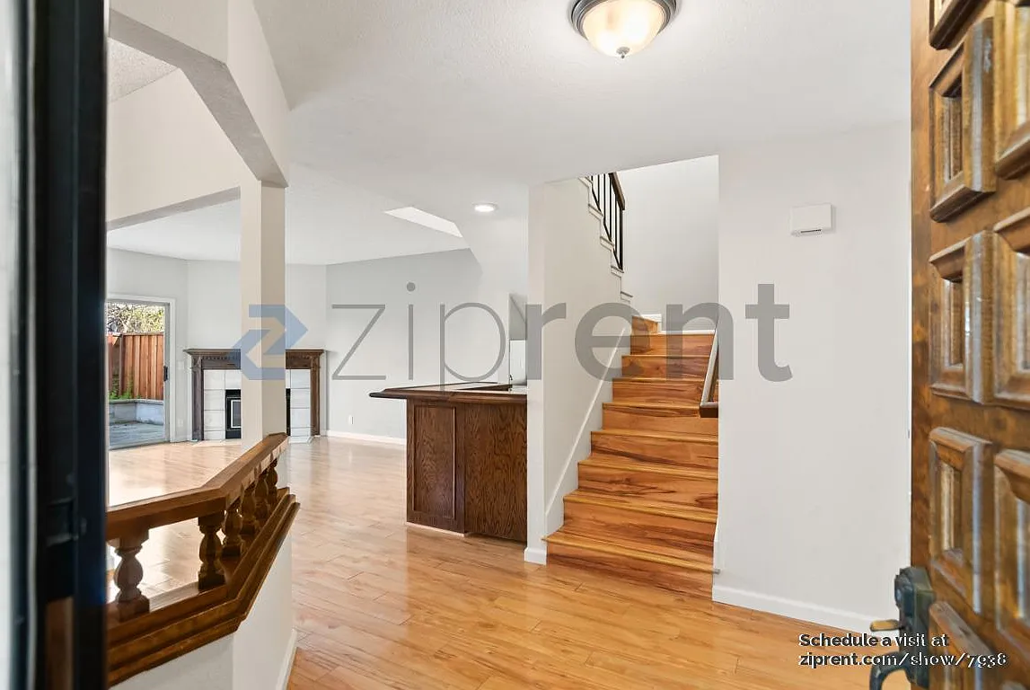 4 bed, 2.5 bath, 1860 sqft, $4,700 — Photo 4