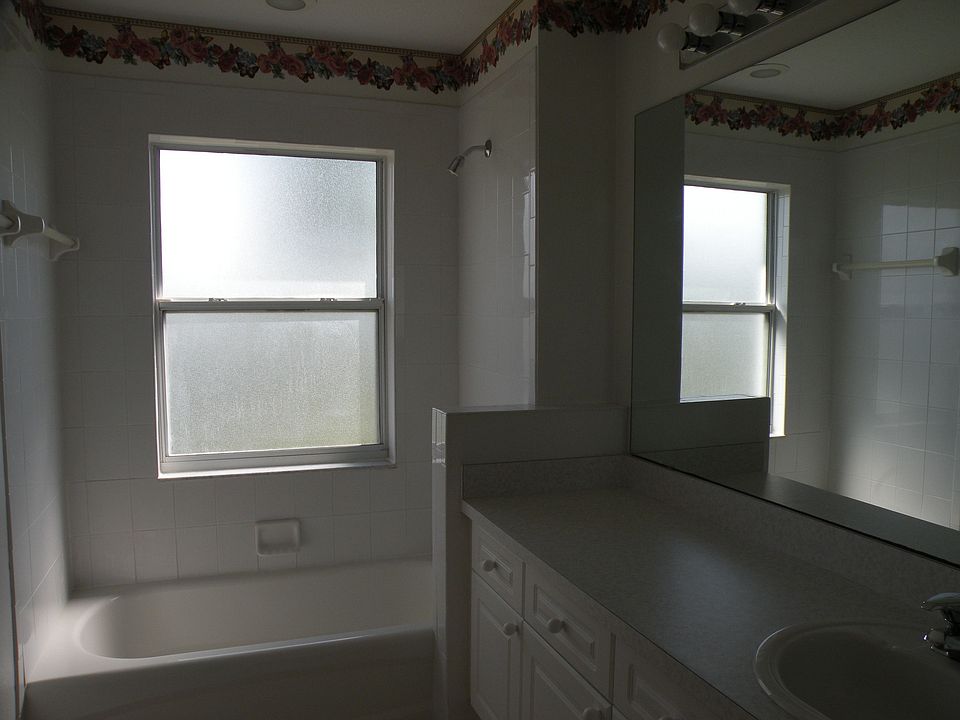 1st image of 1096 Vanderbilt Dr