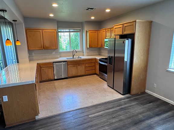 5th image of 2848 Willow Pass Rd