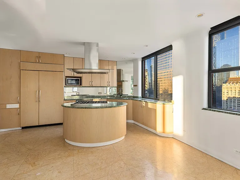 377 Rector Pl #PHB — Photo 8