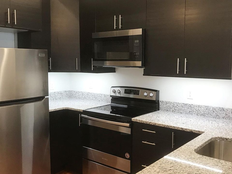 1st image of 3007 Sidney St Floor 2