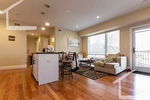 17 Glencoe St #202 Photo 1