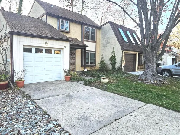75 Peregrine Dr, Voorhees, NJ 08043