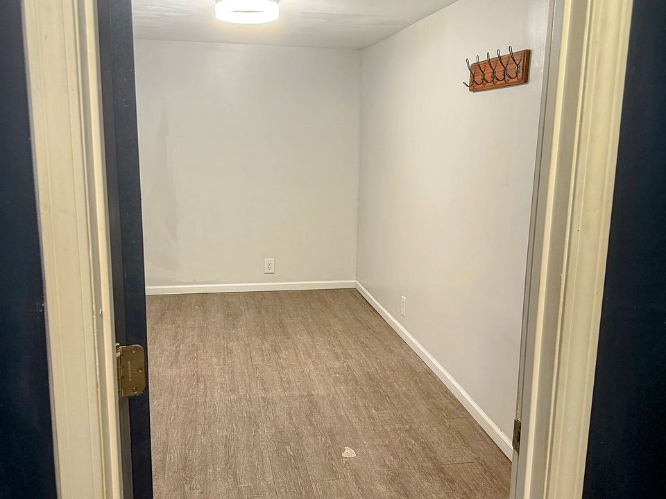 1st image of 716 Madison St NE #3